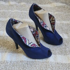 Chic Blue Peep-Toe Heels with Medium Heel